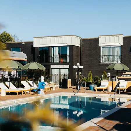 The Hotel Chalet At The Choo Choo-2