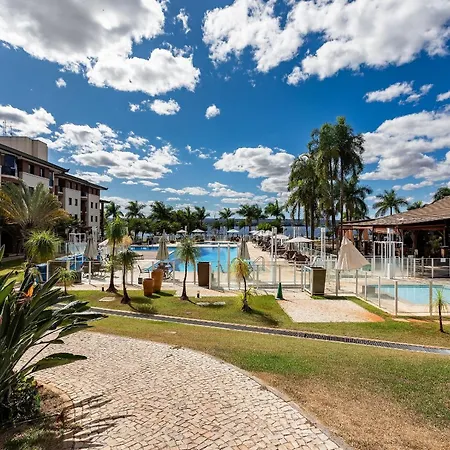 Life Resort beira lago próx a esplanada-3