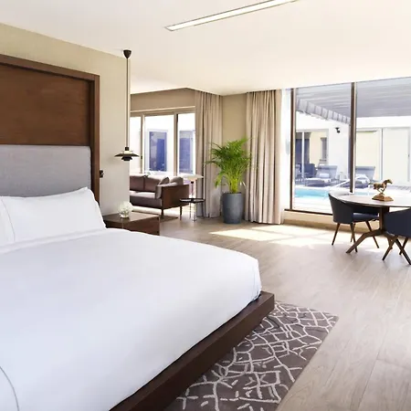The Ritz-Carlton Abu Dhabi, Grand Canal-2