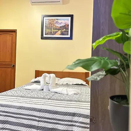 Hostal Cordillera Azul-2