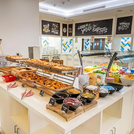 Hampton By Hilton Dubai Airport-3
