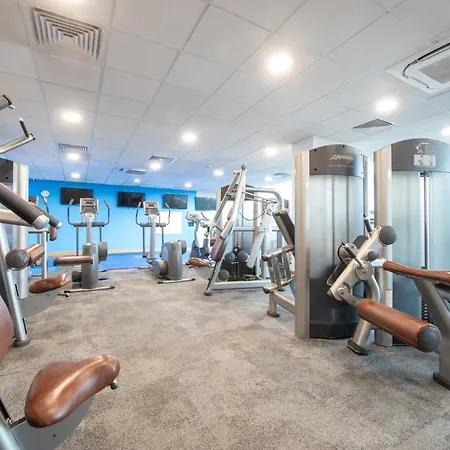 Holiday Inn Edinburgh Zoo By Ihg-3