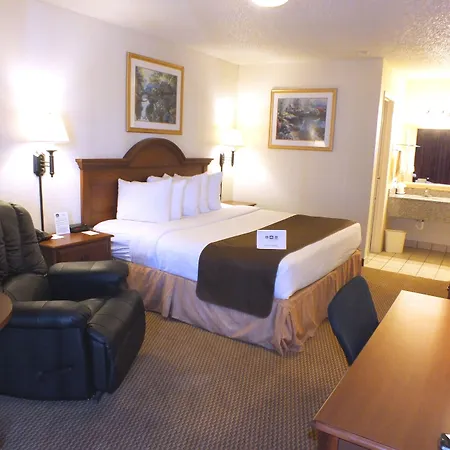 Days Inn By Wyndham Abilene-3