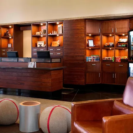 Four Points By Sheraton Hotel & Conference Centre Gatineau-Ottawa-3