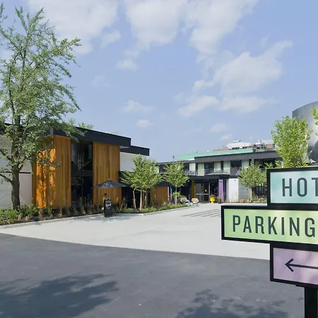 The Verb Hotel-2