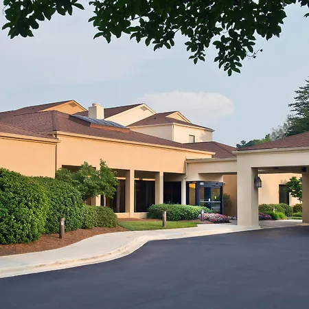 Courtyard Charlotte Southpark-3