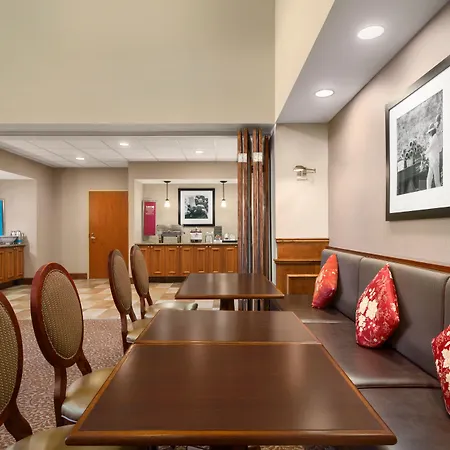 Hampton Inn & Suites Williamsburg-Central-3