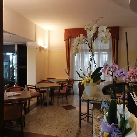 Hotel Residence Villa Jolanda-3