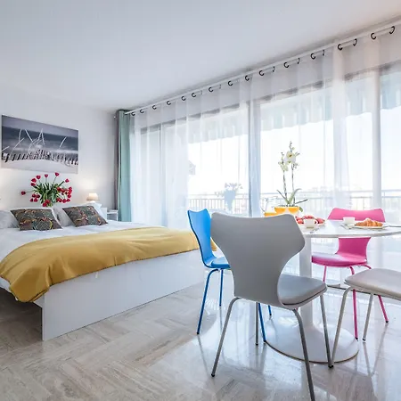 Appart Hotel Mandelieu-3