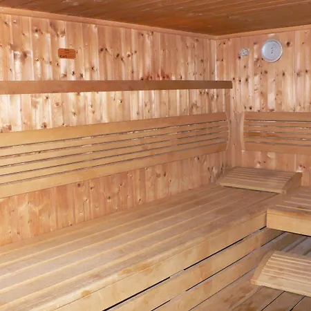 Hotel Meran Hallenbad & Sauna-2