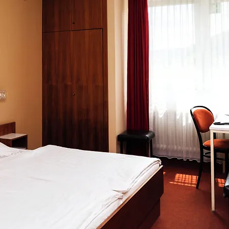 Hotel Meran Hallenbad & Sauna-3