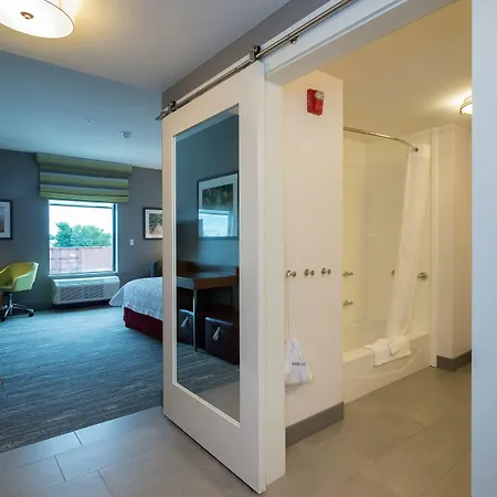 Hampton Inn & Suites - Allen Park-2