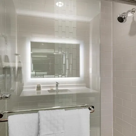 Best Western Plus Dartmouth Hotel&Suites-3