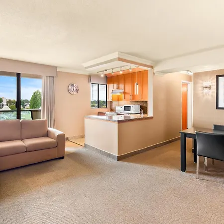 Best Western Plus Inner Harbour Hotel-3