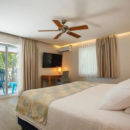 Hotel Cocoplum Beach-3