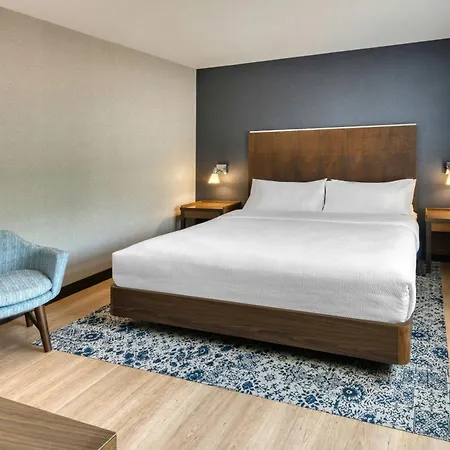 Four Points By Sheraton Barrie-3