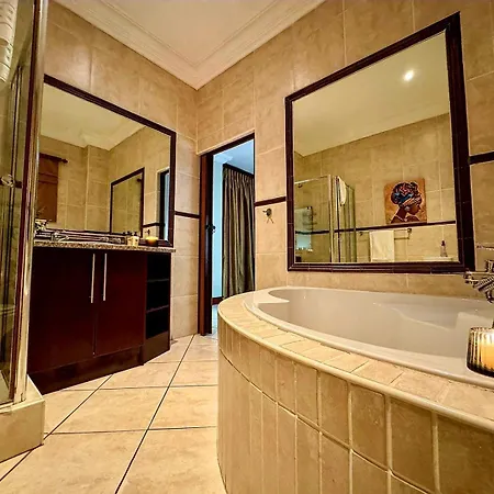 Casa Flora Guesthouse-3