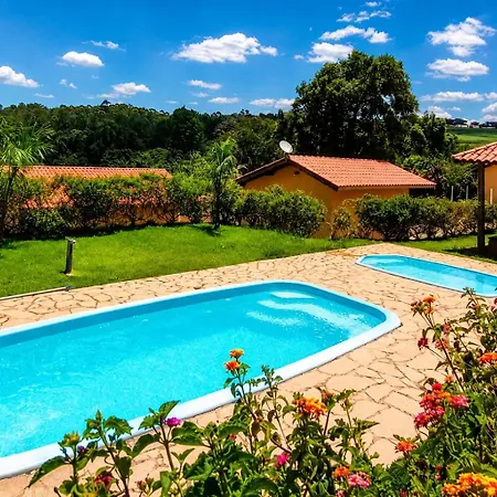 Casa da Vovó na Pousada Sitio Pauletto - com Cozinha, Churrasqueira e Decoração-2
