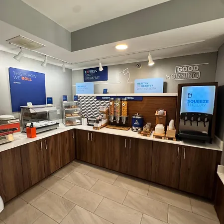 Holiday Inn Express Deforest Madison Area By Ihg-3