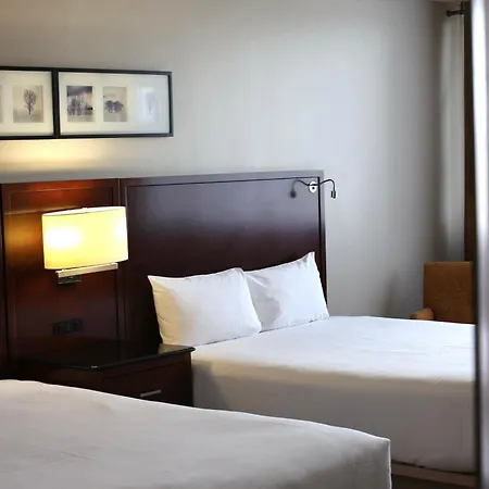 Travelodge By Wyndham Quebec City Hotel & Convention Centre-2