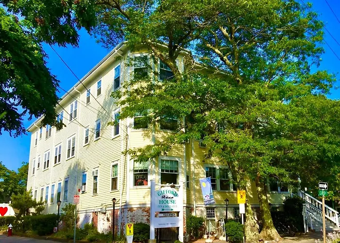 Airport Hotel: Gifford House