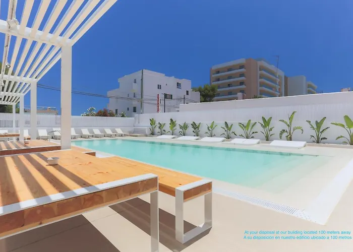 Сity center hotels Sunrise Suites