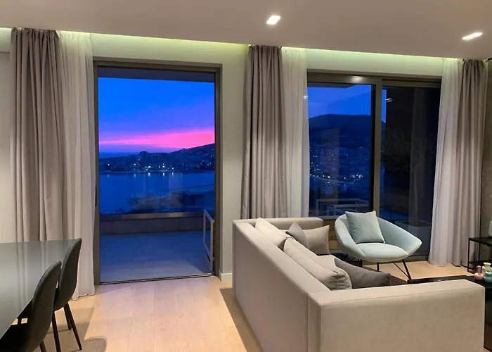 ArtNest Luxury &Suites