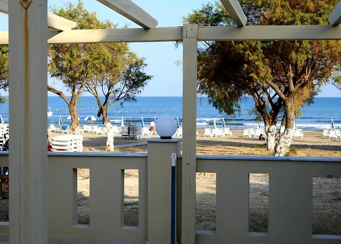 Jannos Beach Hotel