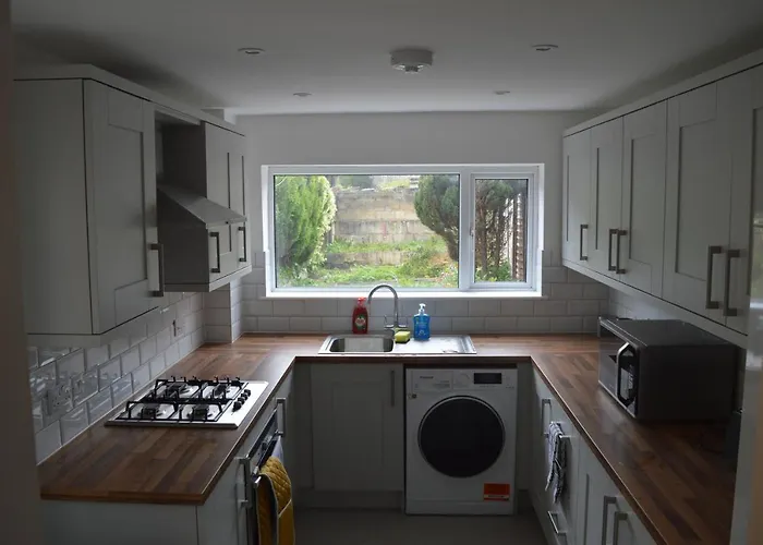 Pet Friendly hotel: The Crandale Road House