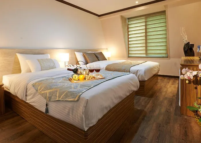 3 star hotels Four Seasons