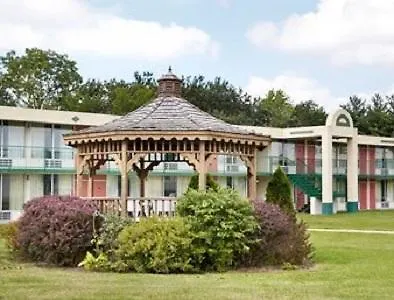 Motel: Macomb Inn