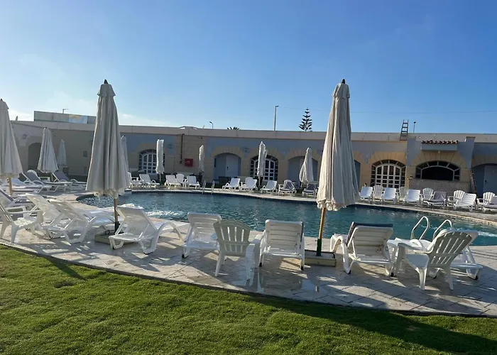4 star hotel: Golden Lake Marina Hotel