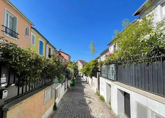 Cabine: Charming Townhouse With Garden In The City Of Love