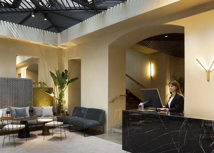 Hôtel pour familles: Icon Embassy