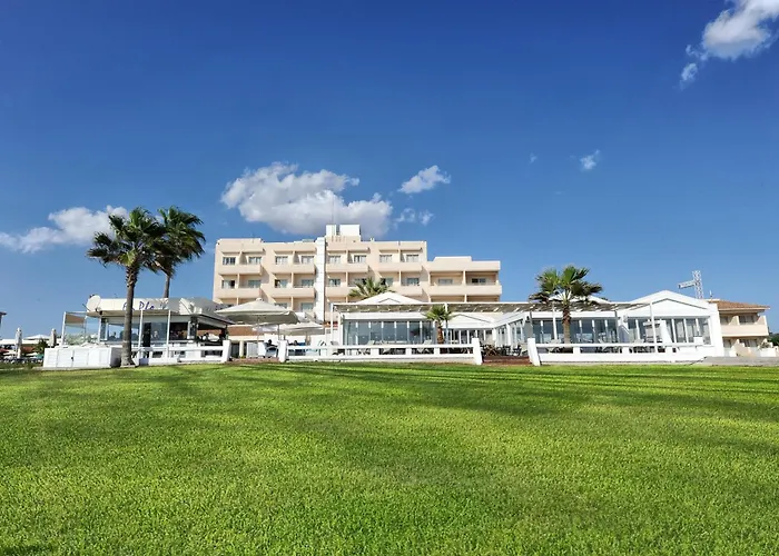 Piere - Anne Beach Hotel