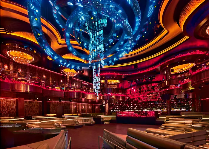 Luxury hotel only: Caesars Palace Hotel & Casino