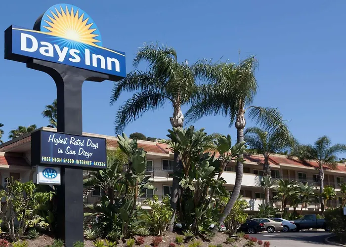 Hotel with view: Days Inn By Wyndham San Diego Hotel Circle