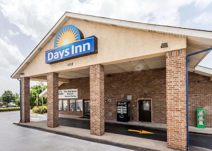 Motel: Days Inn By Wyndham Nashville N Opryland/Grand Ole Opry