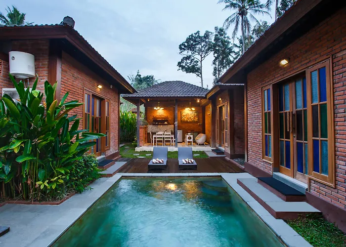 Beach hotel: Ubud Raya Villa