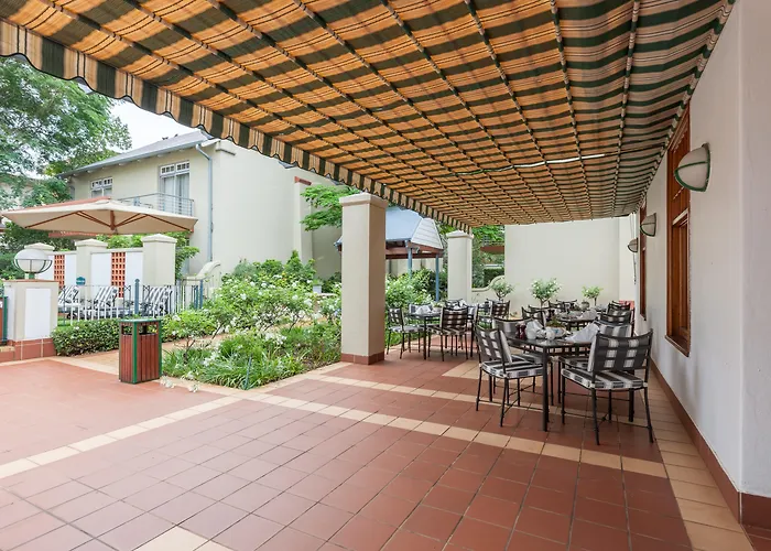  Courtyard Arcadia