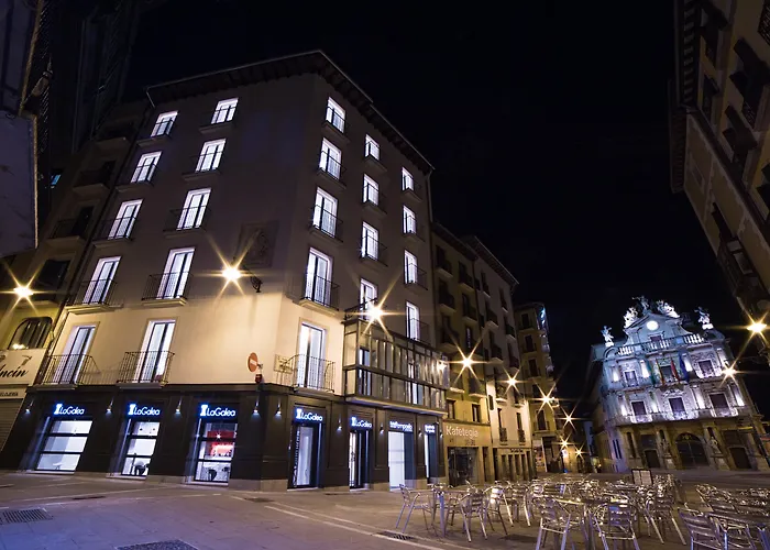 Hotel de 4 estrellas: Hotel Pompaelo Plaza del Ayuntamiento&Spa