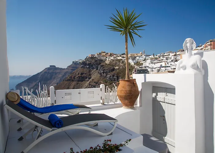 Private villas Trieris & Suites