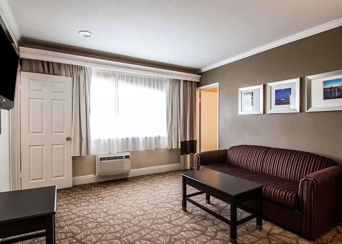 Beach hotel: Comfort Suites San Clemente Beach