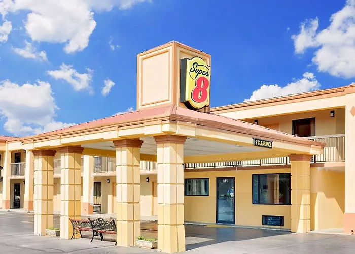 Super 8 By Wyndham Athens