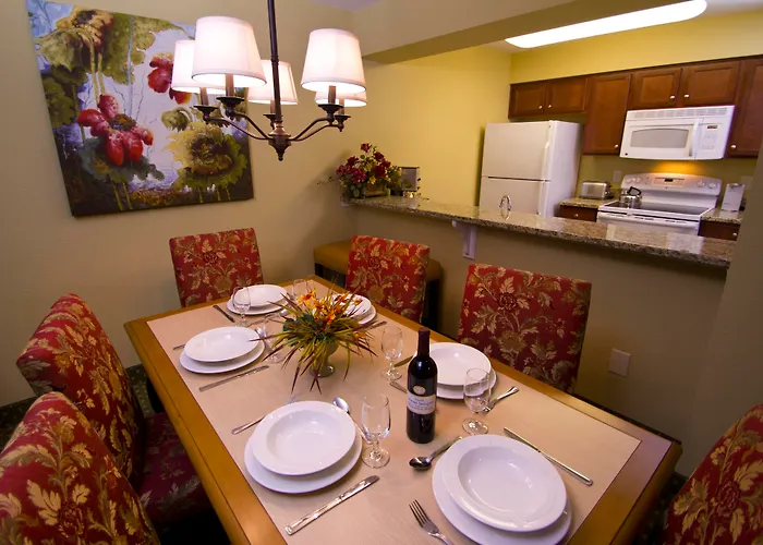 Hotel near College: Hilton Vacation Club The Historic Powhatan Williamsburg