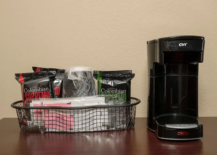 Central hotel: Red Roof Inn Annapolis