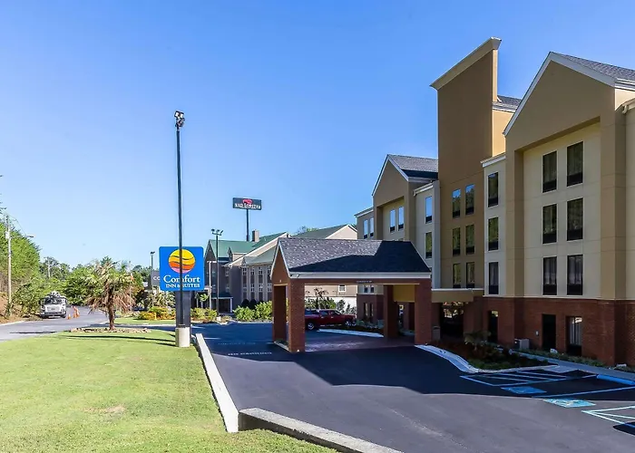 Comfort Inn & Suites West