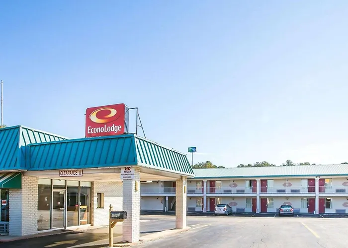 Motel: Econo Lodge Mcdonough South