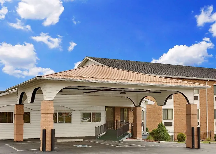 Cheap hotel: Super 8 By Wyndham Hillsville