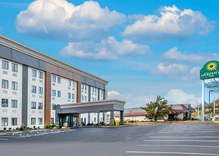Pets Allowed Hotel La Quinta Inn By Wyndham St. Louis Hazelwood - Airport North